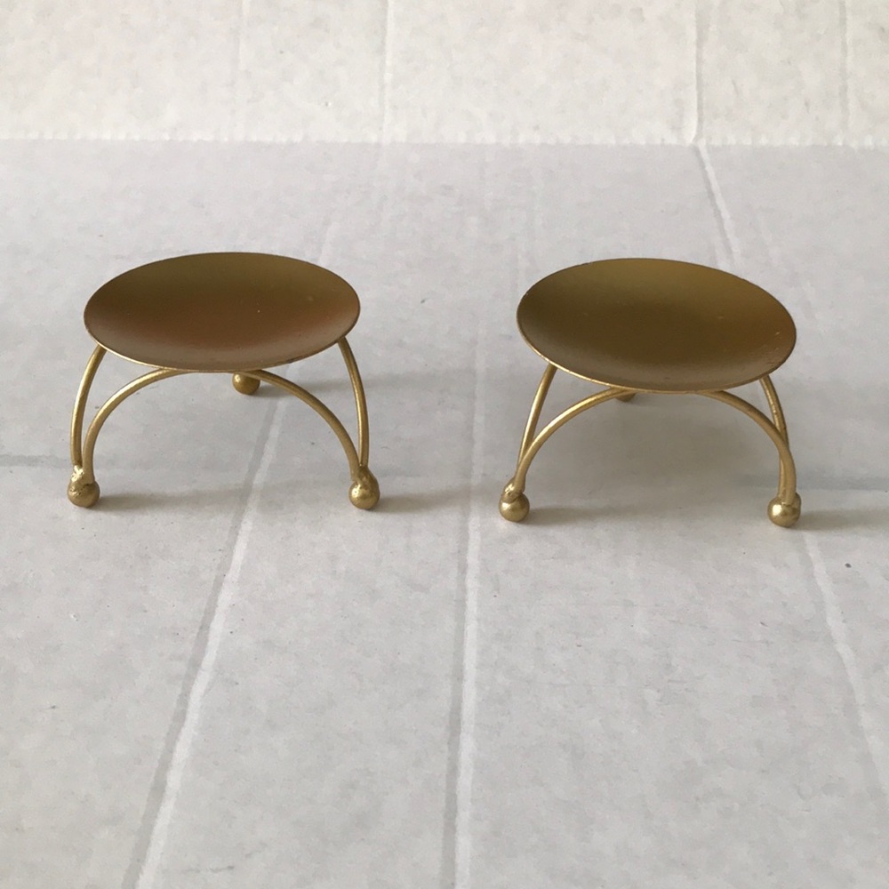 Chic Gold Display Stands